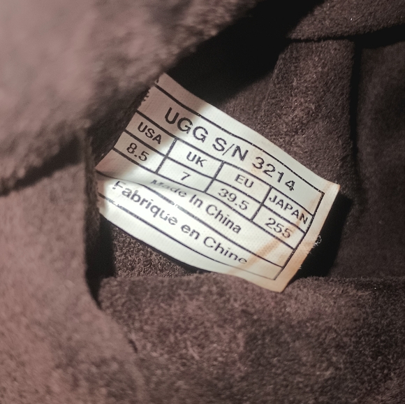 UGG High Healed Boots - Picture 9 of 10